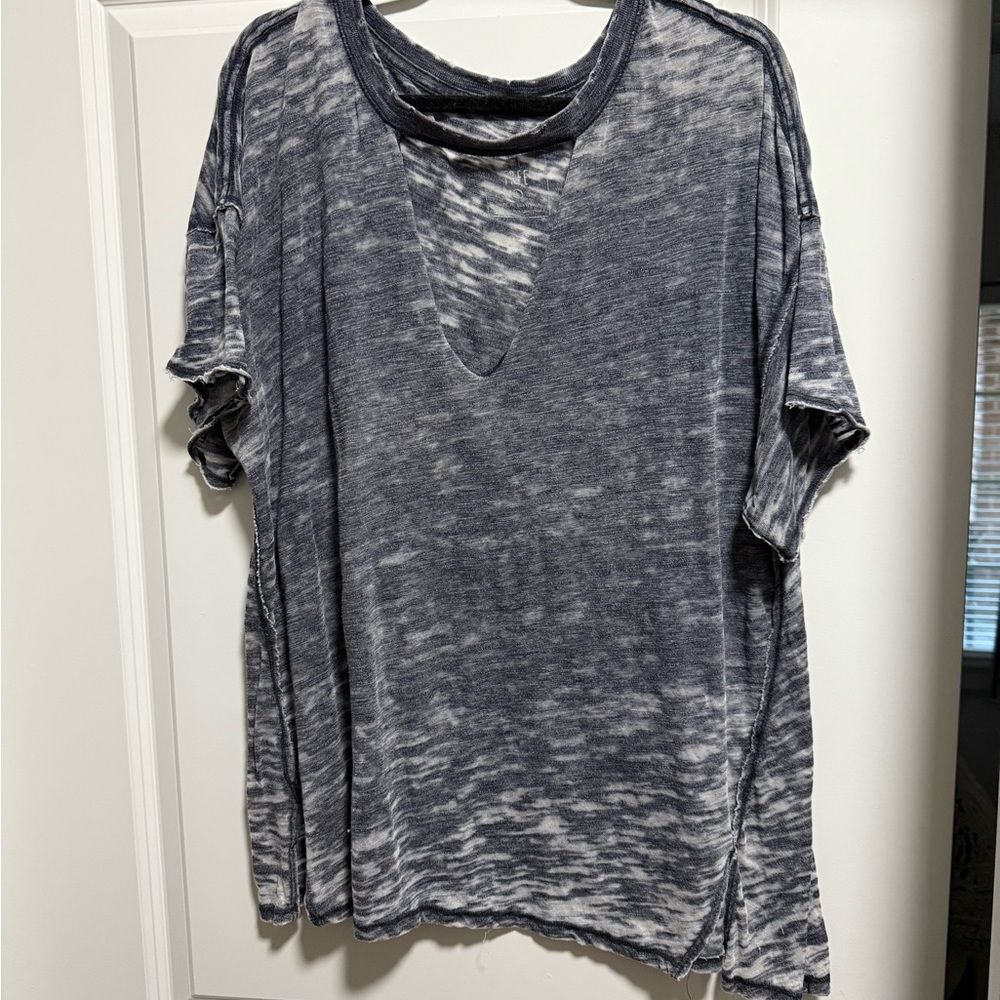 We the Free Gray V-Neck Short Sleeve Top